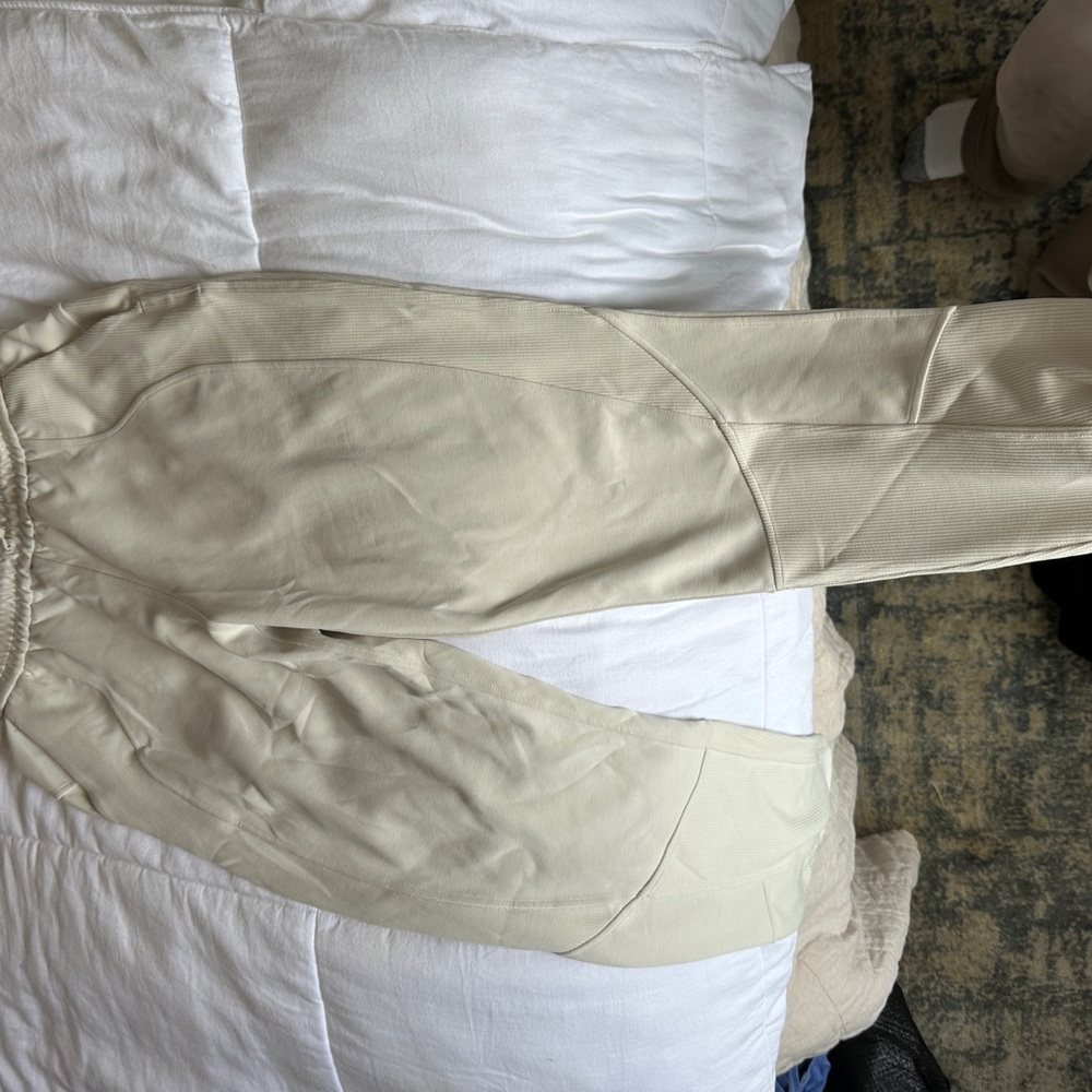 Lululemon softstreme Cream Jogger Pants